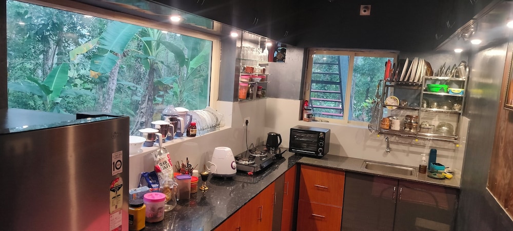 Makam Holiday Home