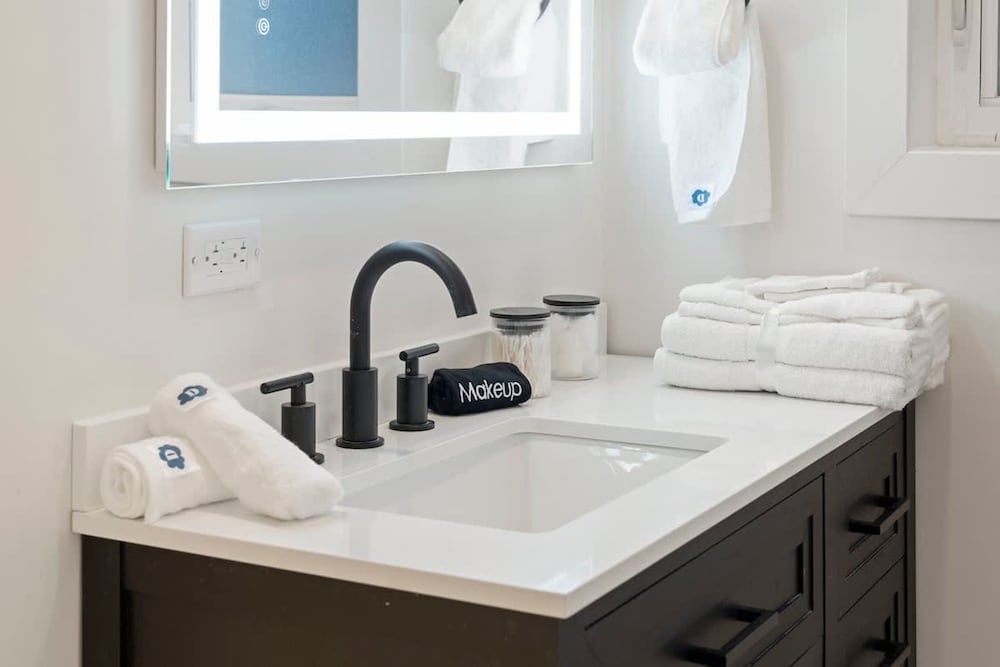 Luxury 2BR Condo in Wicker Park