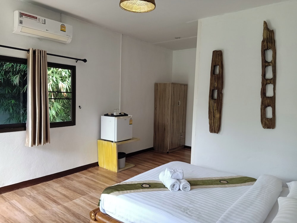 The Forest Hill Cafe & Homestay