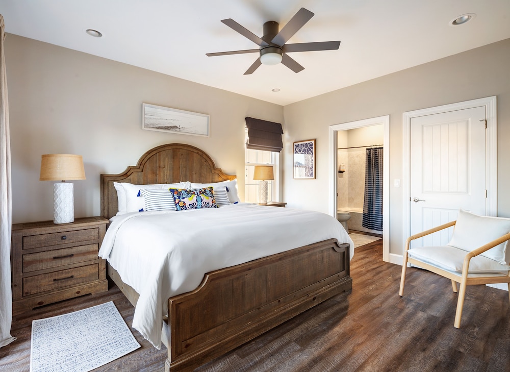 Luxury Living Miramar Dream House Retreat 5 Bedroom Home