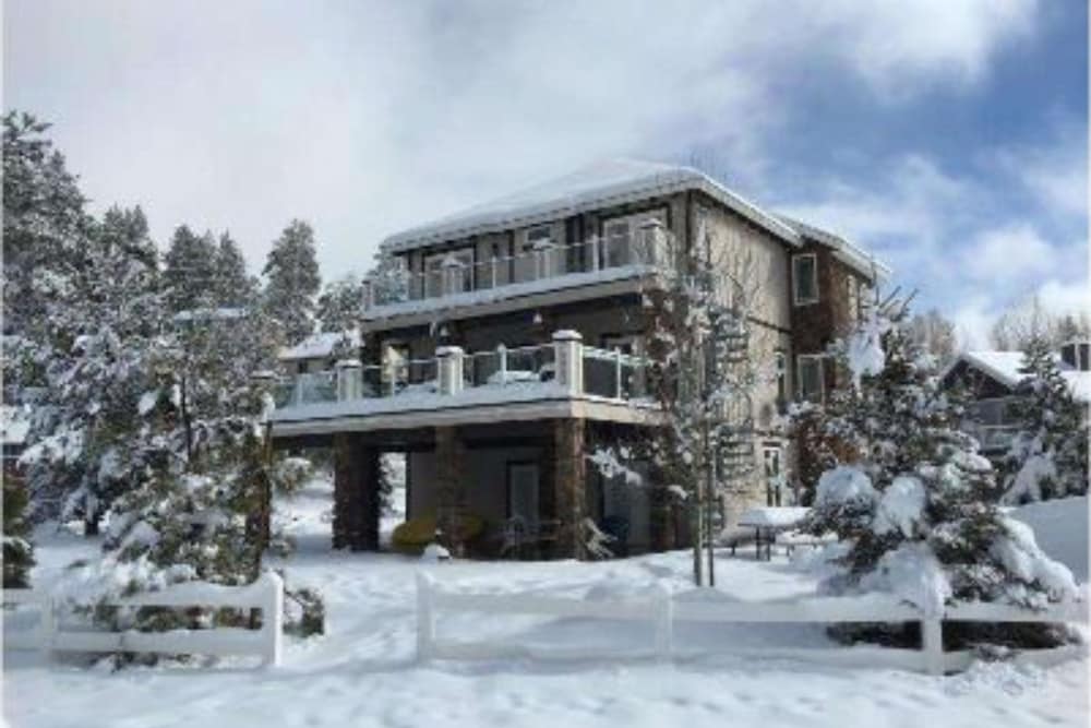 Boulder Bay Lodge by Avantstay Boulder Bay Home w Hot Tub Large Patio Game Room
