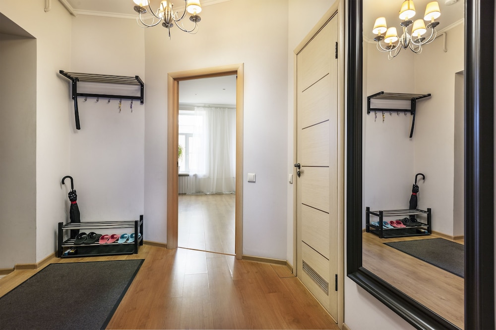 Home4day Central Apartment on Nevsky Prospekt