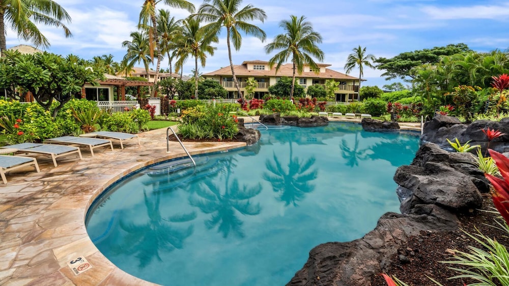 Family & Couples' Fun - Golf, Mountain & Lake Views + Walk to Dining & Beach - Vrkcv