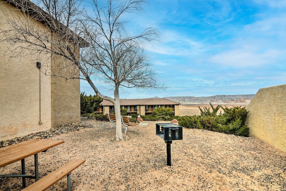 Pet-friendly Page Studio: 4 Mi to Lake Powell view 5