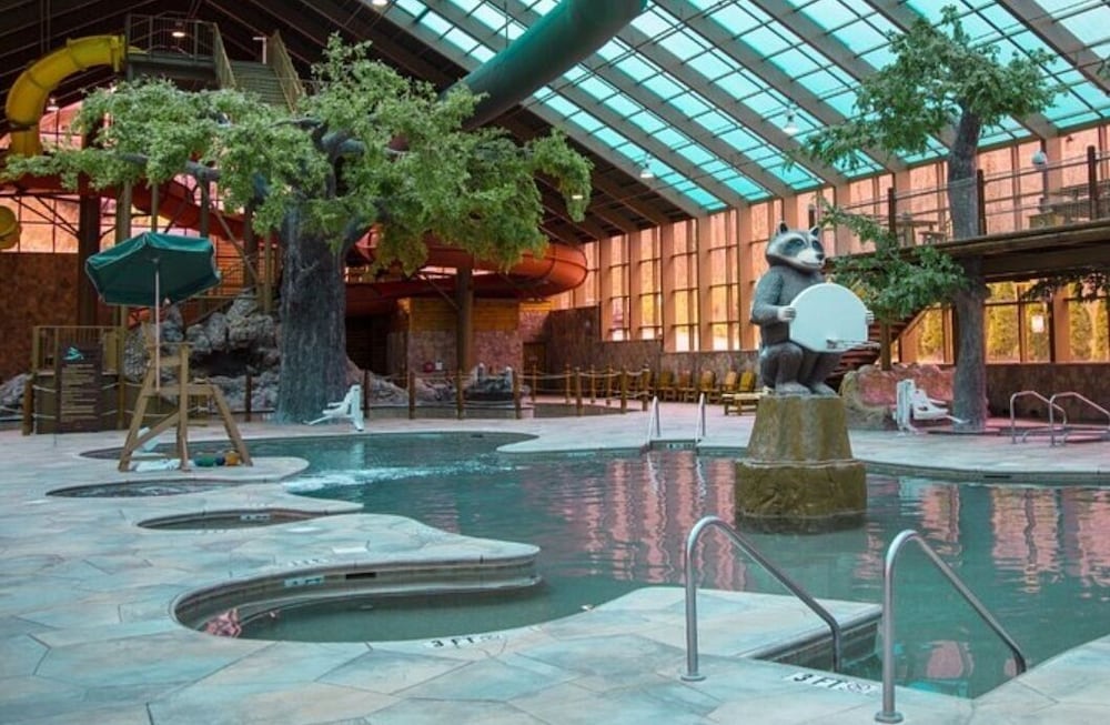 Smoky Mountain Resort Luxury Cabin