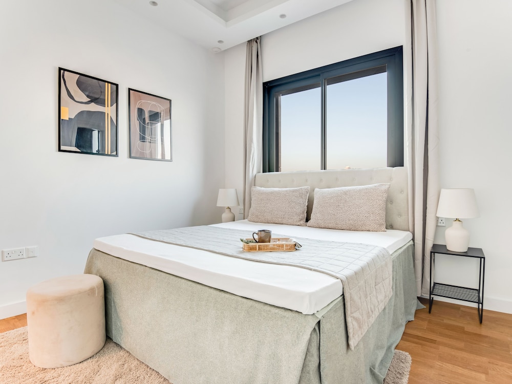 Sanders Crystal 1 Precious 3 Bdr Apt With Shared Pool view 5