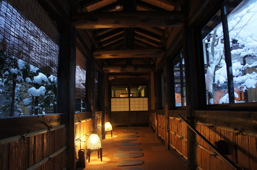 KAKUREAN HIDAJI - Adults Only