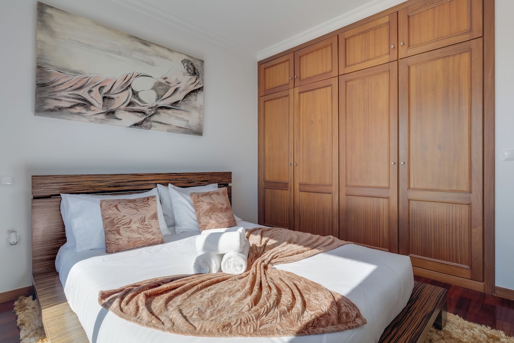 Andrade's Villa by HRM