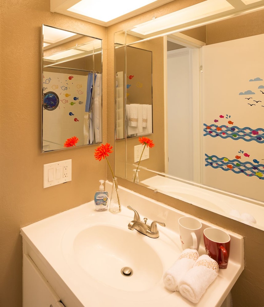 Newark Vacations - Sunny and Elegant Villa - Property Image 10