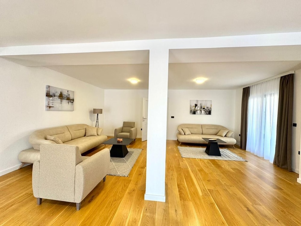 Sunny Bay Apartments