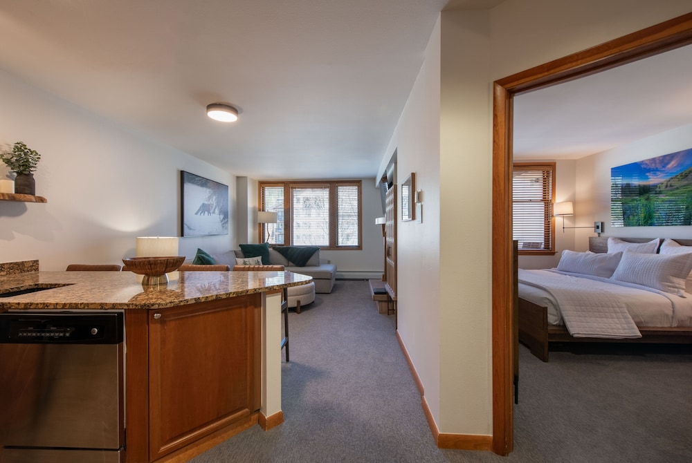 Premium Unit 2308 - 1br - Zephyr Mountain Lodge 1 Bedroom Condo