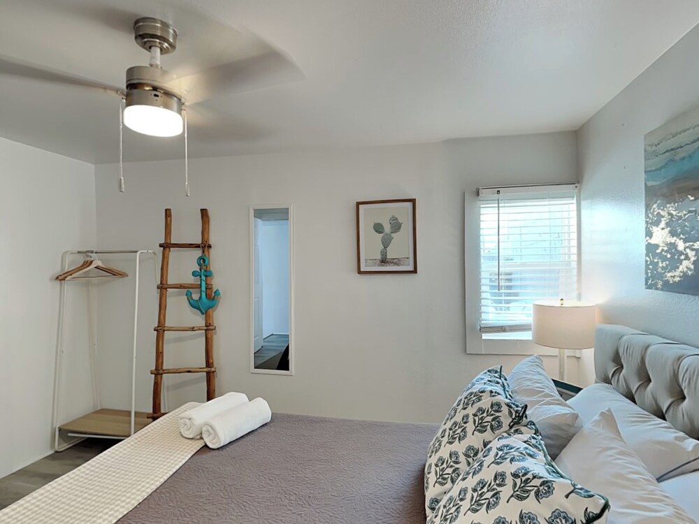 The Wave Cave by Silver Sands Vacation Rentals