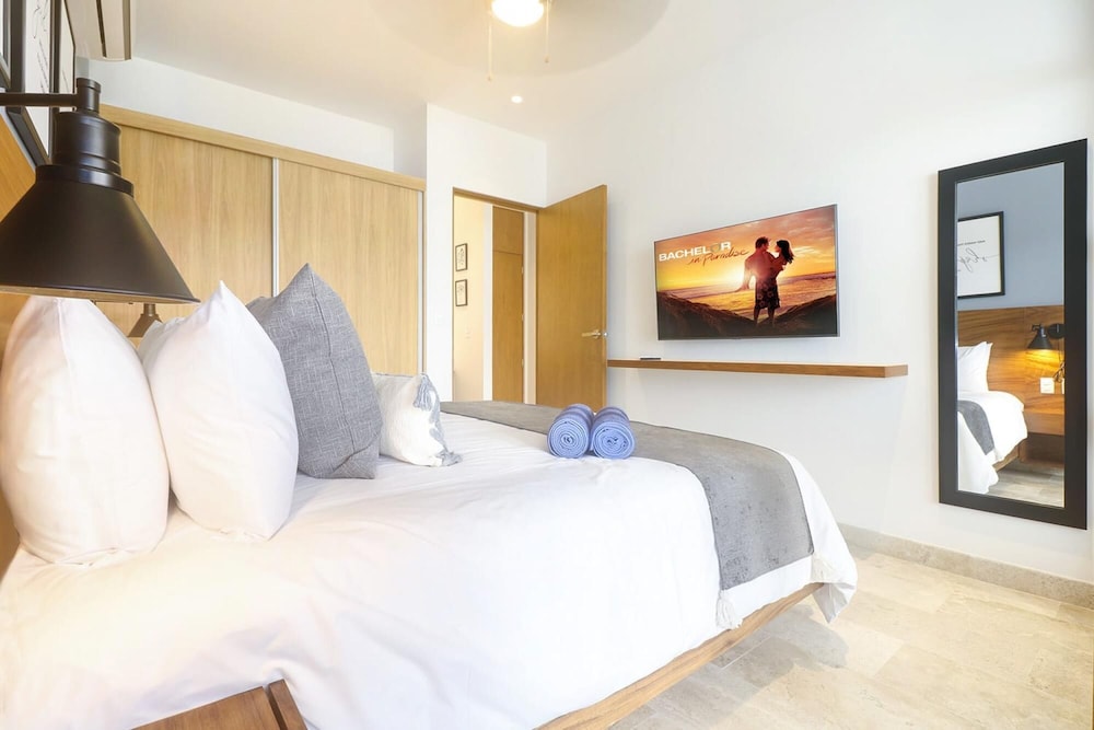 1 BR 1 Location Condo Ipana Brand new W 3 Rooftop Pools Gym and Rooftop bar With Ocean View