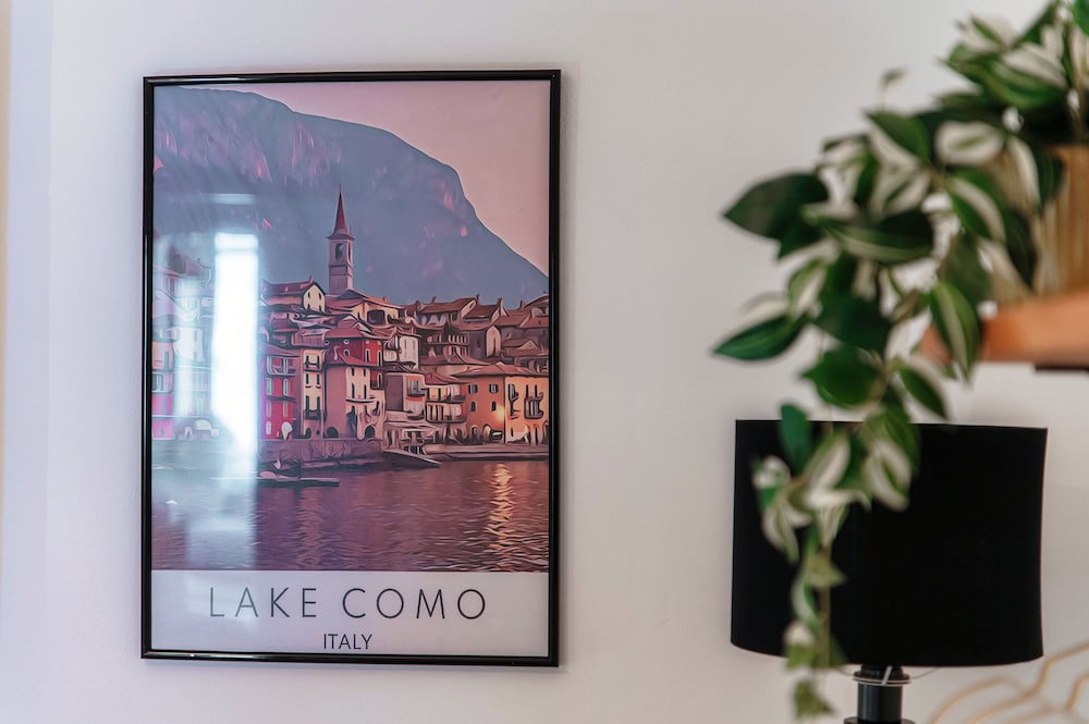 Silken Escape - Pool and Lake View