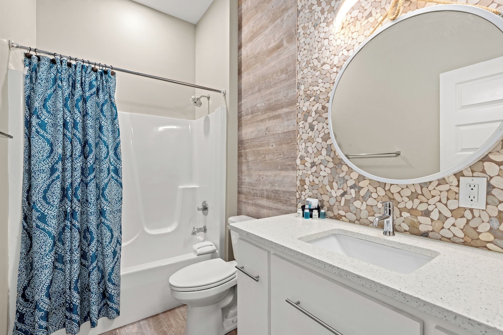 Spacious 4-bed, 3-bath Beach House Sleeps 12 for the Perfect Getaway