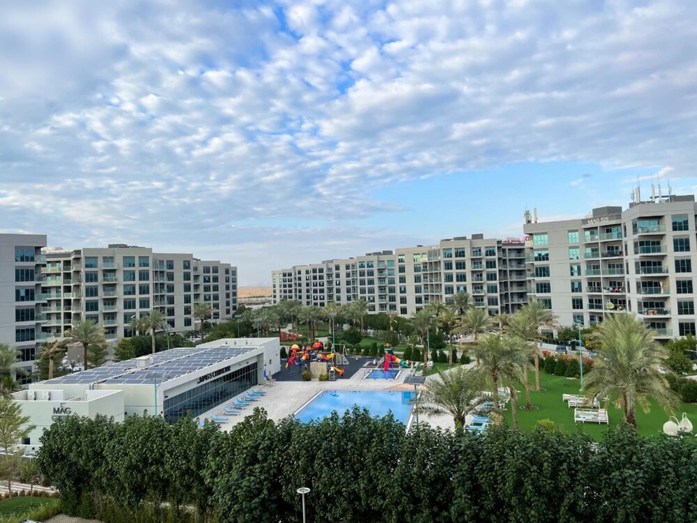 Deluxe 1BR in Dubai South