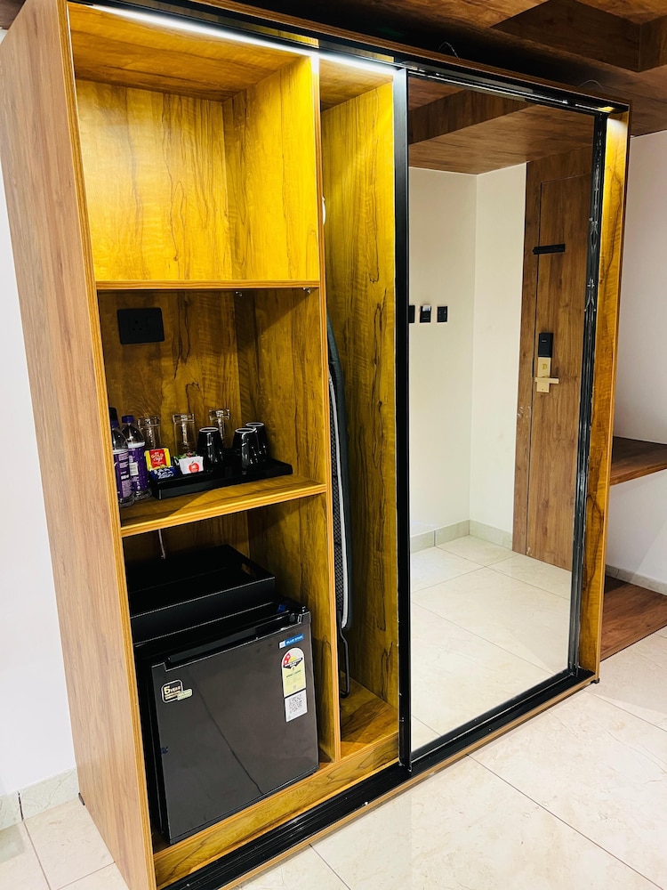 Royal Plaza Inn by RAK Rooms