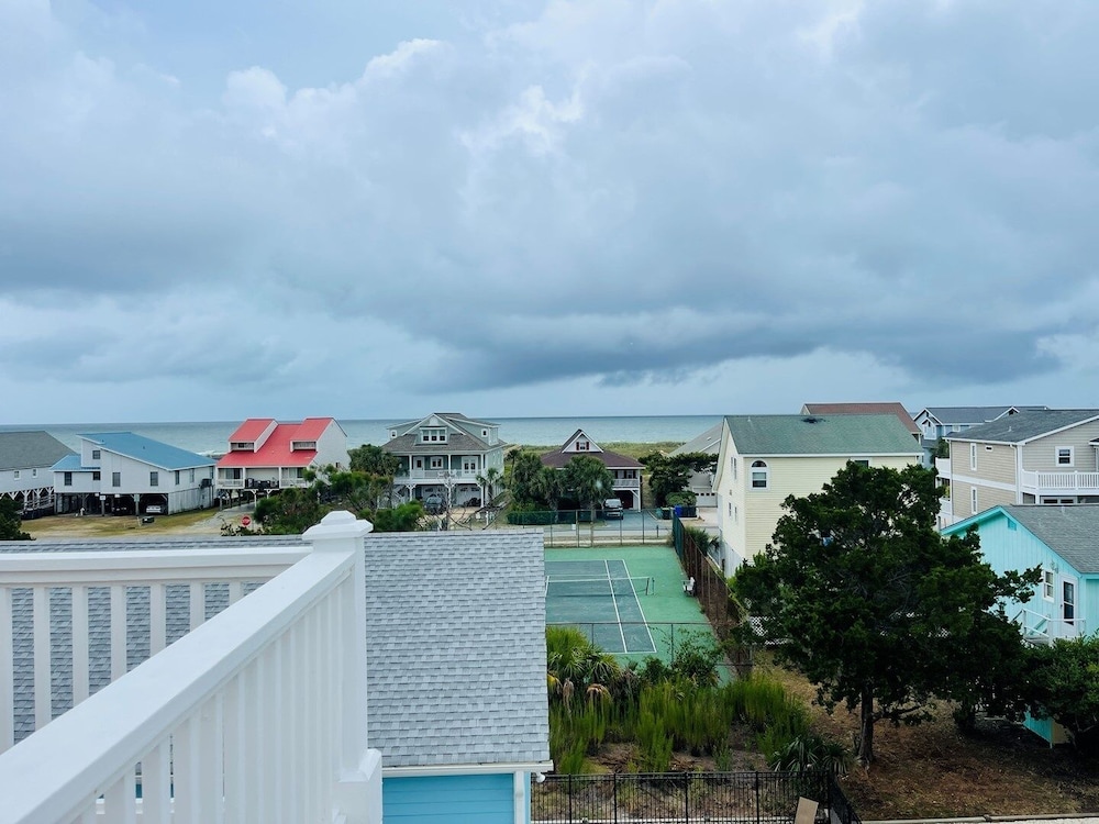Compass Rose 4 Bedroom Home by RedAwning