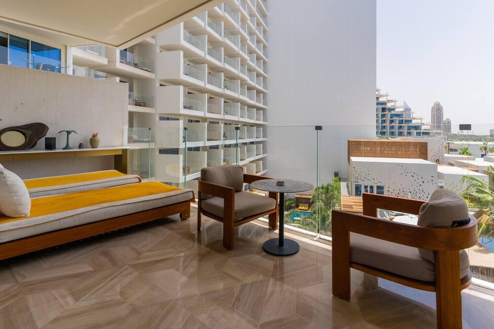 Five Palm Jumeirah Luxurious 2bdr Stunning Views