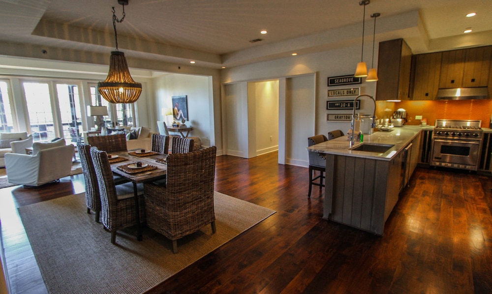 Rosemary Beach Rentals by Counts-Oakes