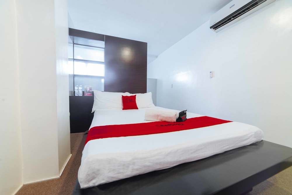 RedDoorz Premium @ Guadalupe Village Davao