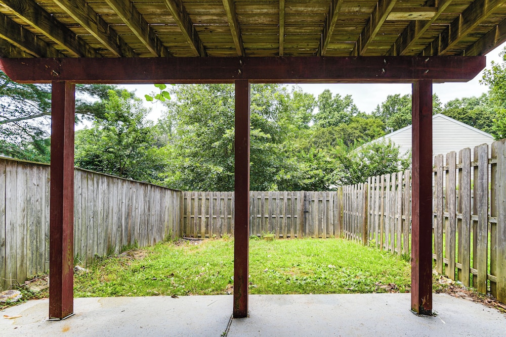 11 Mi to Dtwn Aberdeen: Spacious Townhome!