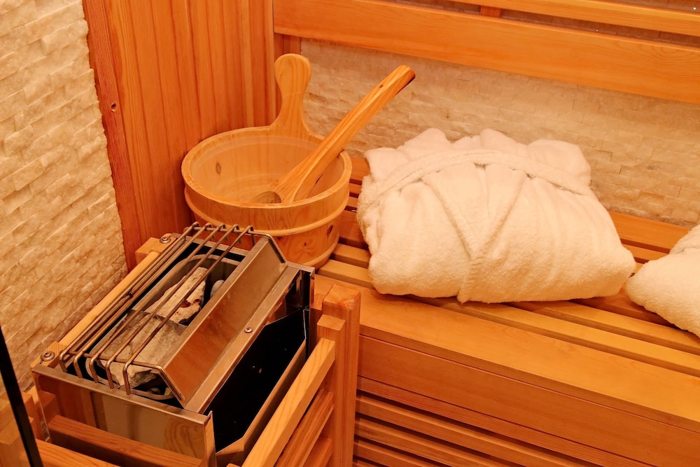 TR Campo de Fiori Retreat w Sauna and Hot Tub