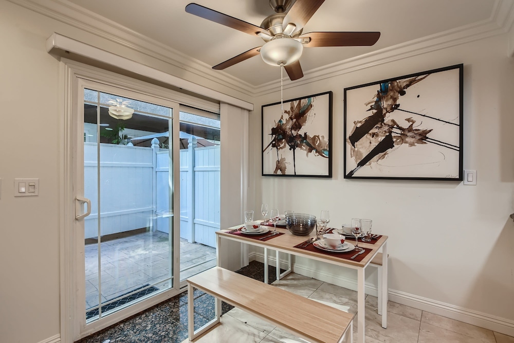 Stylish- Multi-level- Patio- Games - Fast Wifi-cm3