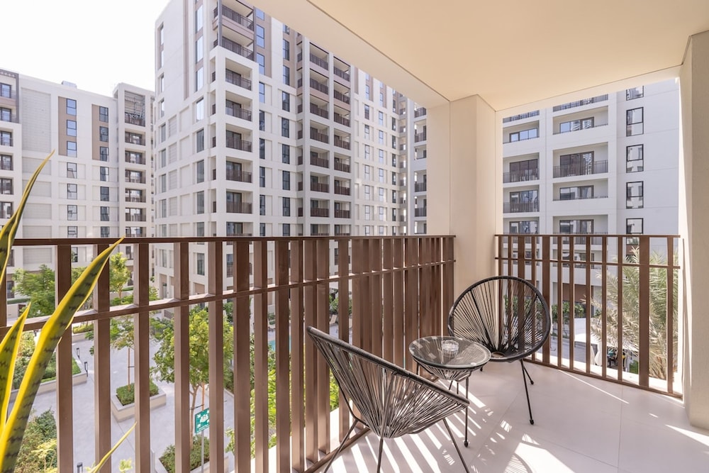 Elegant 4-bedroom Apartment Perfect for Families in Dubai Creek Harbour
