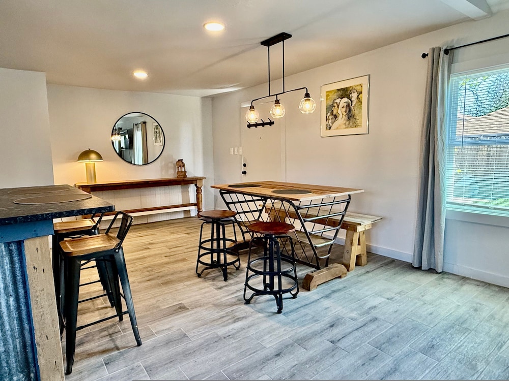 Comfortable Studio With Modern Touches 9A