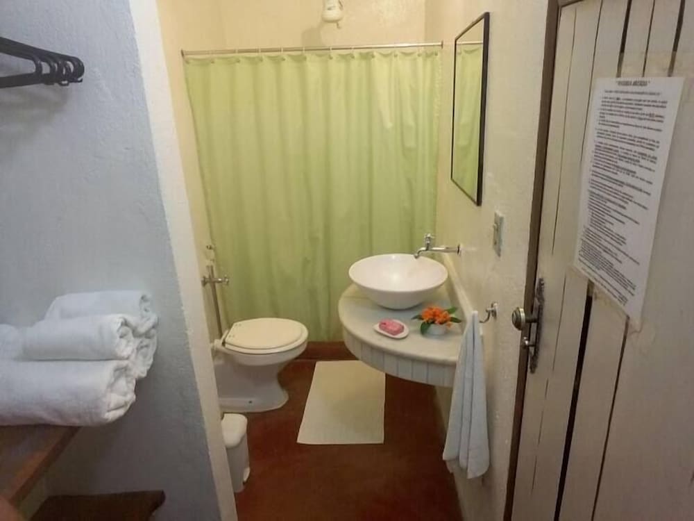 Casa de Temporada Felicidade, 38 Hóspedes, 2 Piscinas, 9 Suítes e 2 Churrasqueiras em Itacaré Bahia