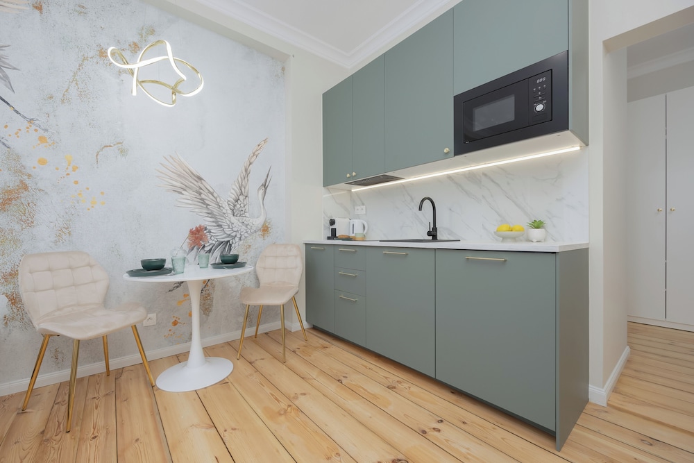 Comfortable Studio for 2 by Renters view 3