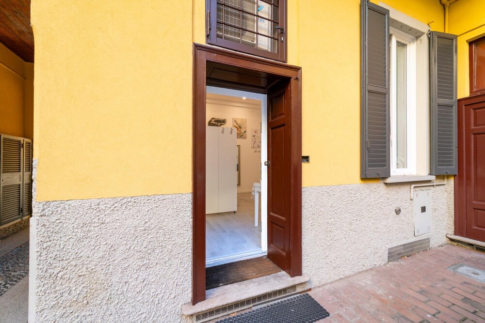 Modern Apartment in Via Carloni by Wonderful Italy