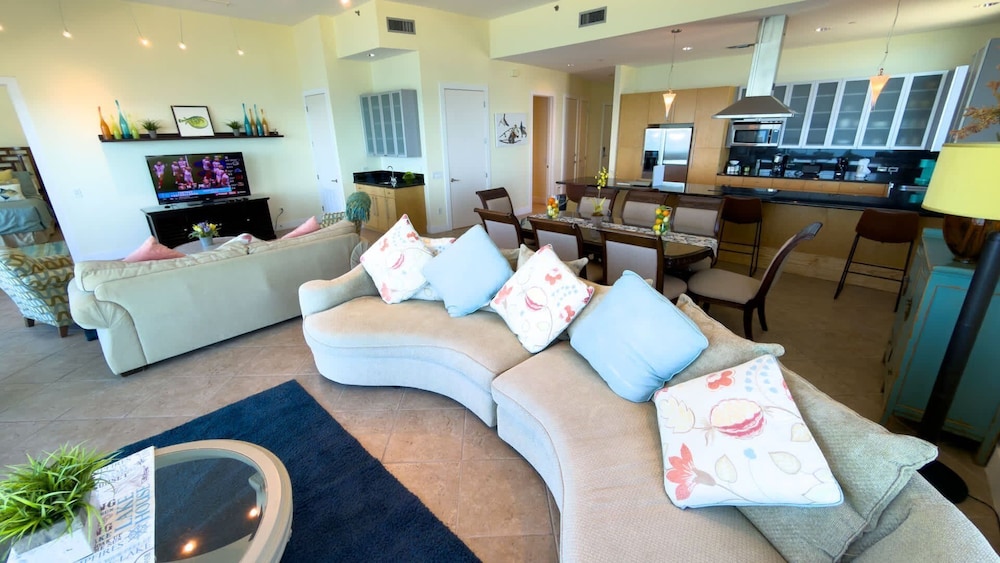 Penthouse Jr Unrivaled Luxury Insane Views 3 Bedroom Apts