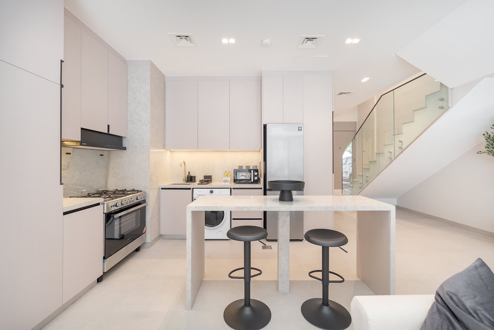 Classy 4-bedroom Villa With Spacious Balcony in Nad Al Sheba