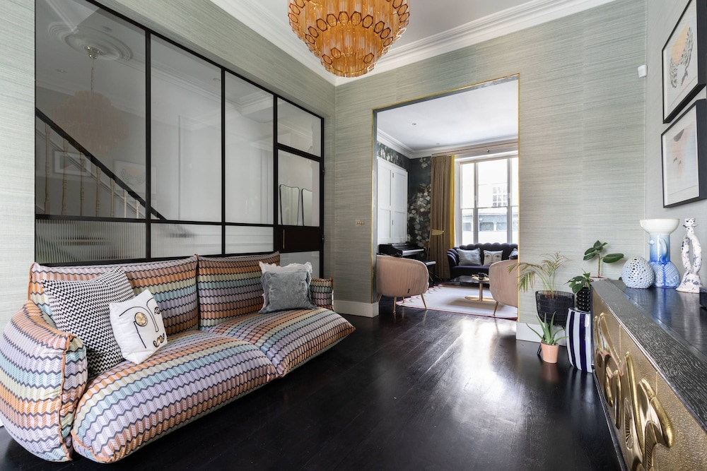 Westbourne Park Road XVI by Onefinestay