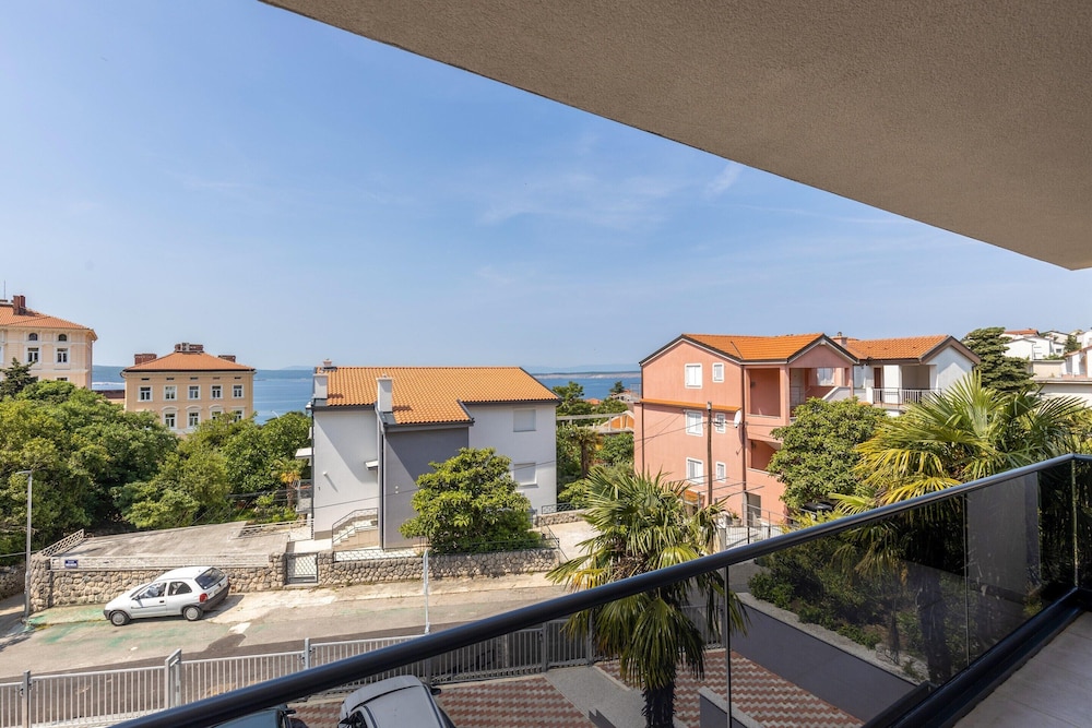 Adorable Home With Balcony and Swimming Pool