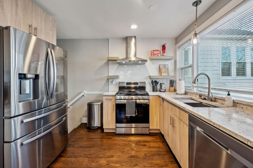 Charming Belmont Heights Oasis 4 Bedroom Home