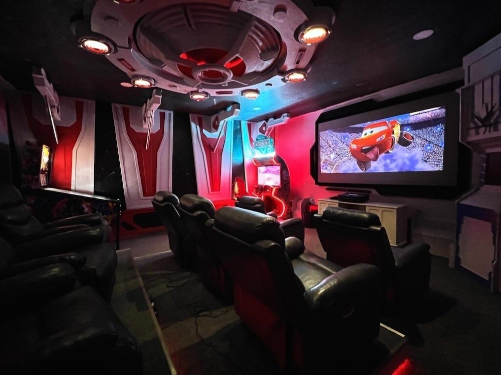 Stunning Themed 7 Bed Pool Home With Theater-3229l 7 Bedroom Home