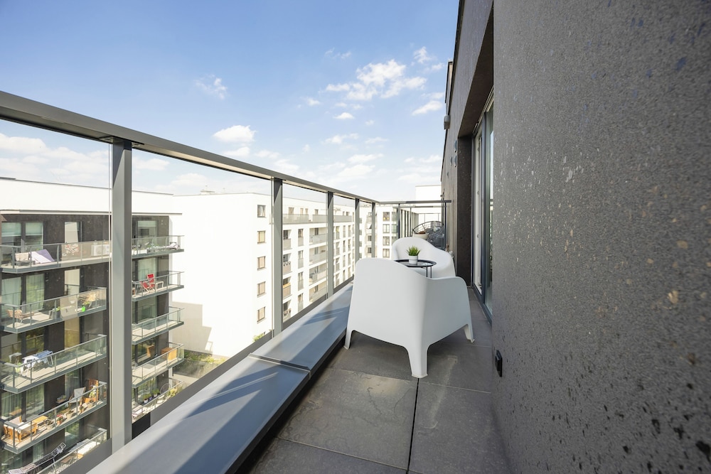 Karlińskiego Apartment Warsaw by Renters