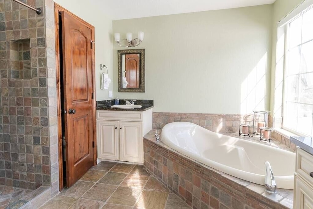 Lone Eagle Haven 3 Bedroom Home