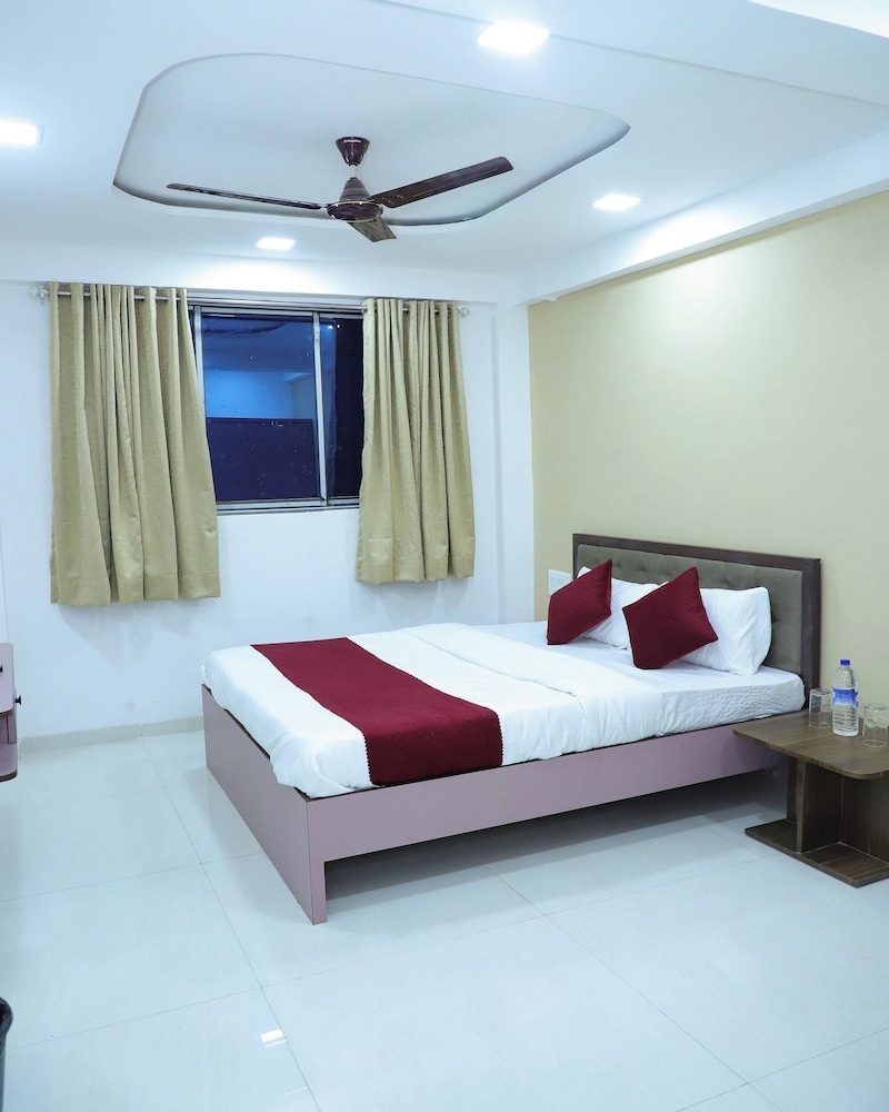 Hotel Devanshri Rooms & Restaurant