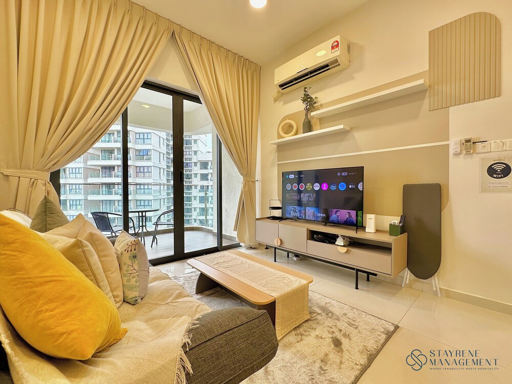 Country Garden Danga Bay Sea View Homestay by Stayrene