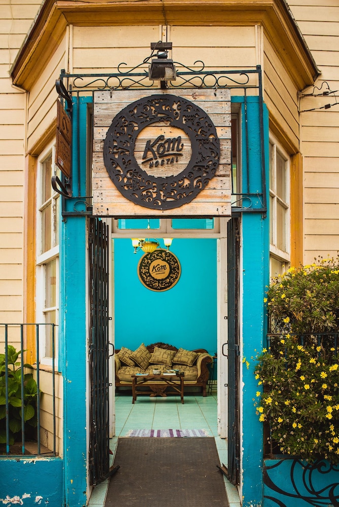 Kom Hostal - Hostel