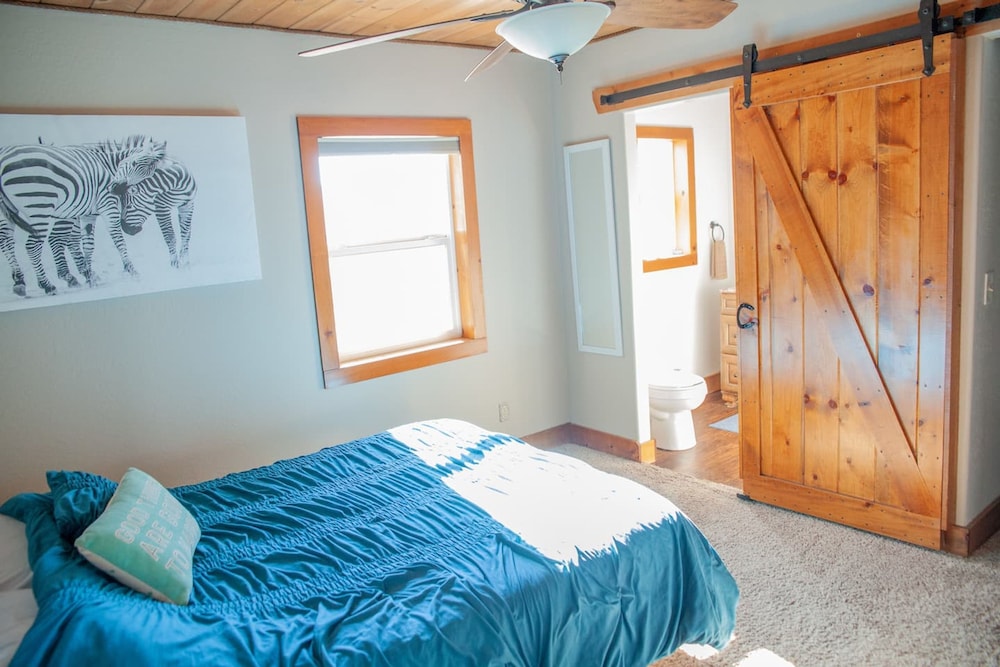 Zebra Rustic Retreat 3BR Home on Zebra Ranch