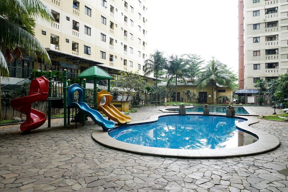 Comfortable Studio Room At Kebagusan City Apartment