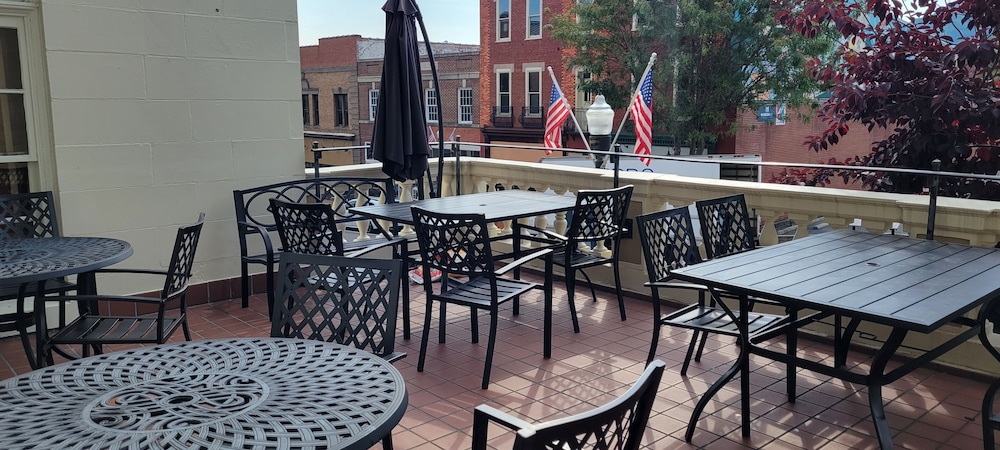 General Francis Marion Hotel