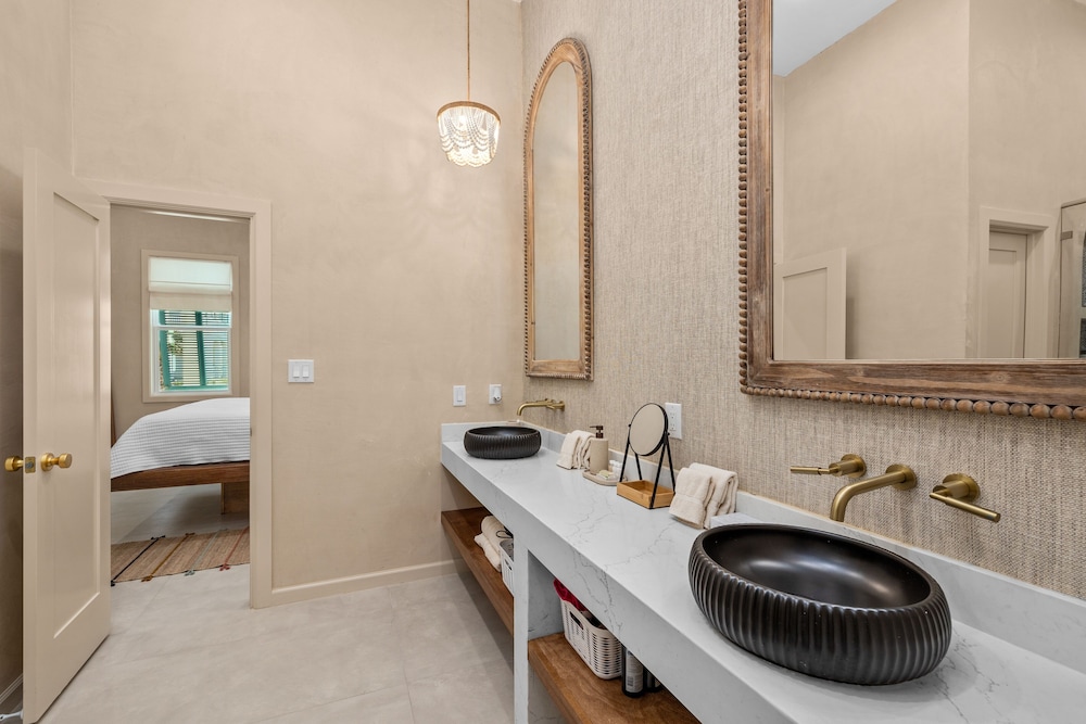 Nomad House At The Shores 3 Bedroom Home