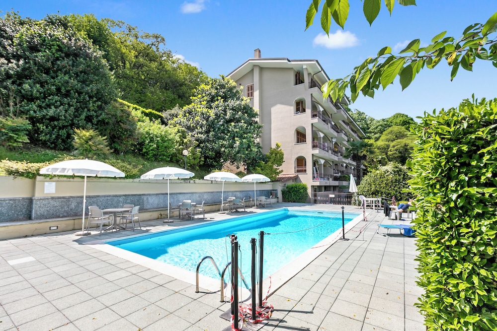 Mon Reve Lake View Pool, Stresa