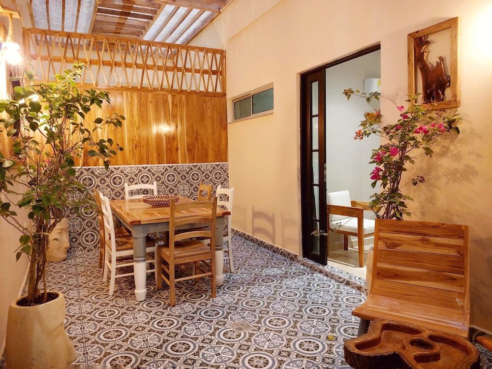 w Spacious 4BR in the Heart of Bocagrande